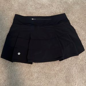 Black lululemon skirt, size 4